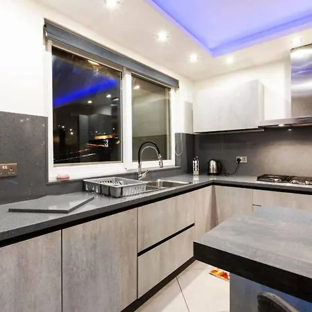 Lejlighed Luxury In Close To Sliema 3 Bedroom Sleep 8 Gzira