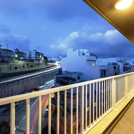 Luxury In Close To Sliema 3 Bedroom Sleep 8 Lejlighed Gzira