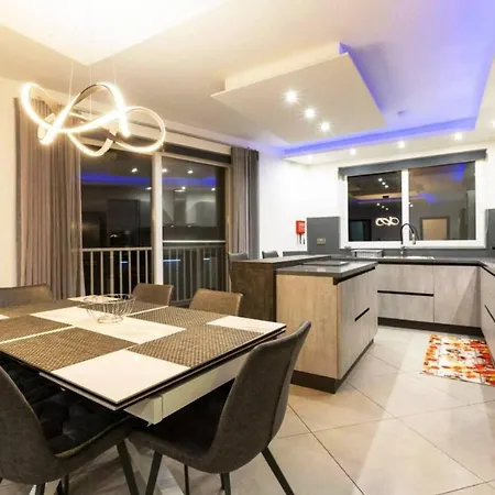Luxury In Close To Sliema 3 Bedroom Sleep 8 Gzira