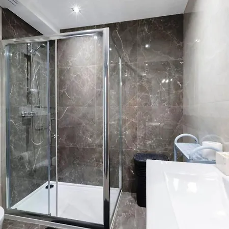 Luxury In Close To Sliema 3 Bedroom Sleep 8 Gzira