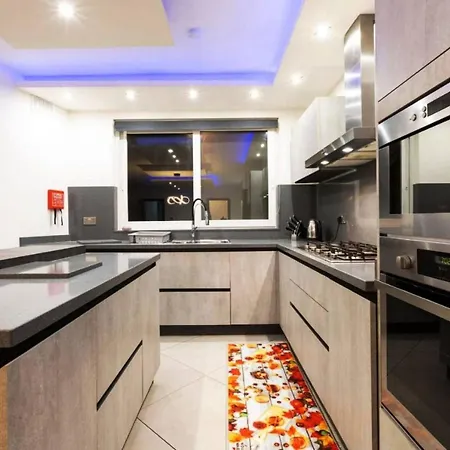 Luxury In Close To Sliema 3 Bedroom Sleep 8 Apartament *