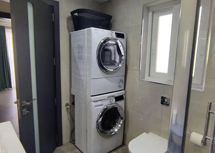 Luxury In Close To Sliema 3 Br Sleep 8 Appartement *