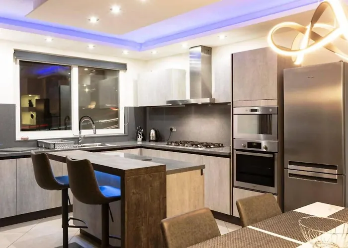 Luxury In Close To Sliema 3 Br Sleep 8 * Gzira