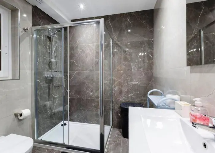 Luxury In Close To Sliema 3 Br Sleep 8 Gzira