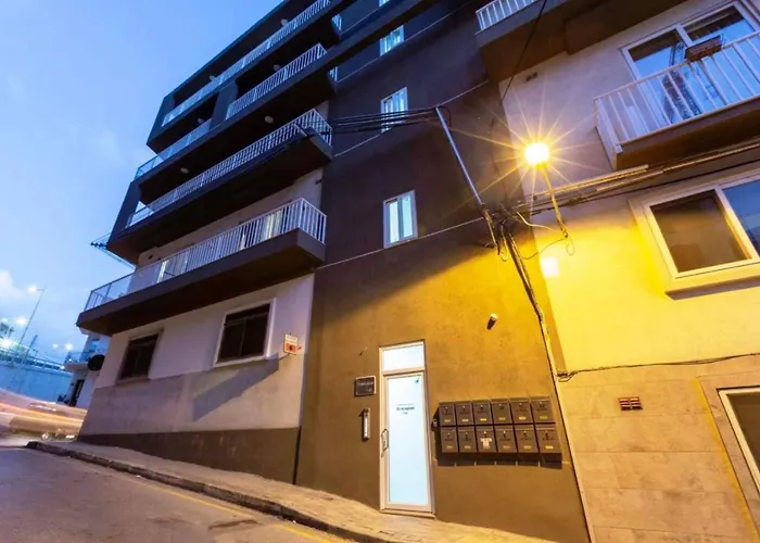 Luxury In Close To Sliema 3 Br Sleep 8 * Gzira