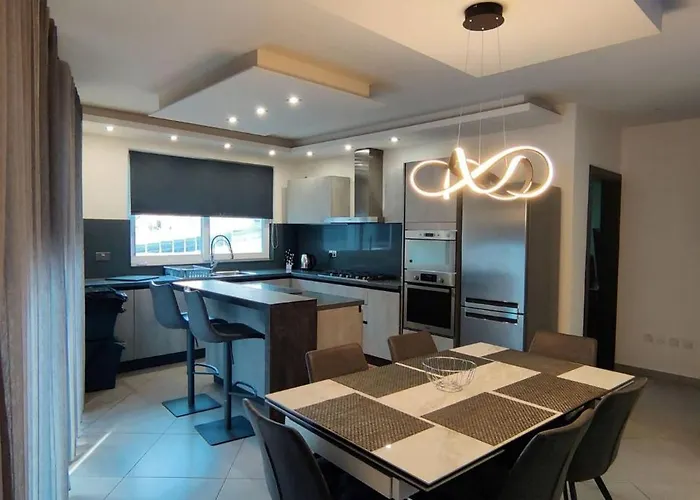 Luxury In Close To Sliema 3 Br Sleep 8 * Gzira