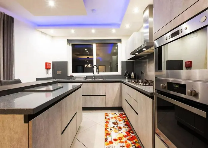 Luxury In Close To Sliema 3 Br Sleep 8 Appartement *